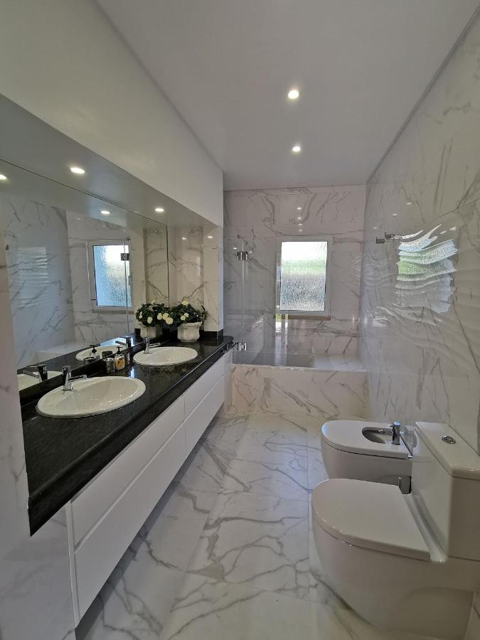 Luxury 3 Bedroom Villa With Private Pool กาบานัส เด ตาวีรา ภายนอก รูปภาพ